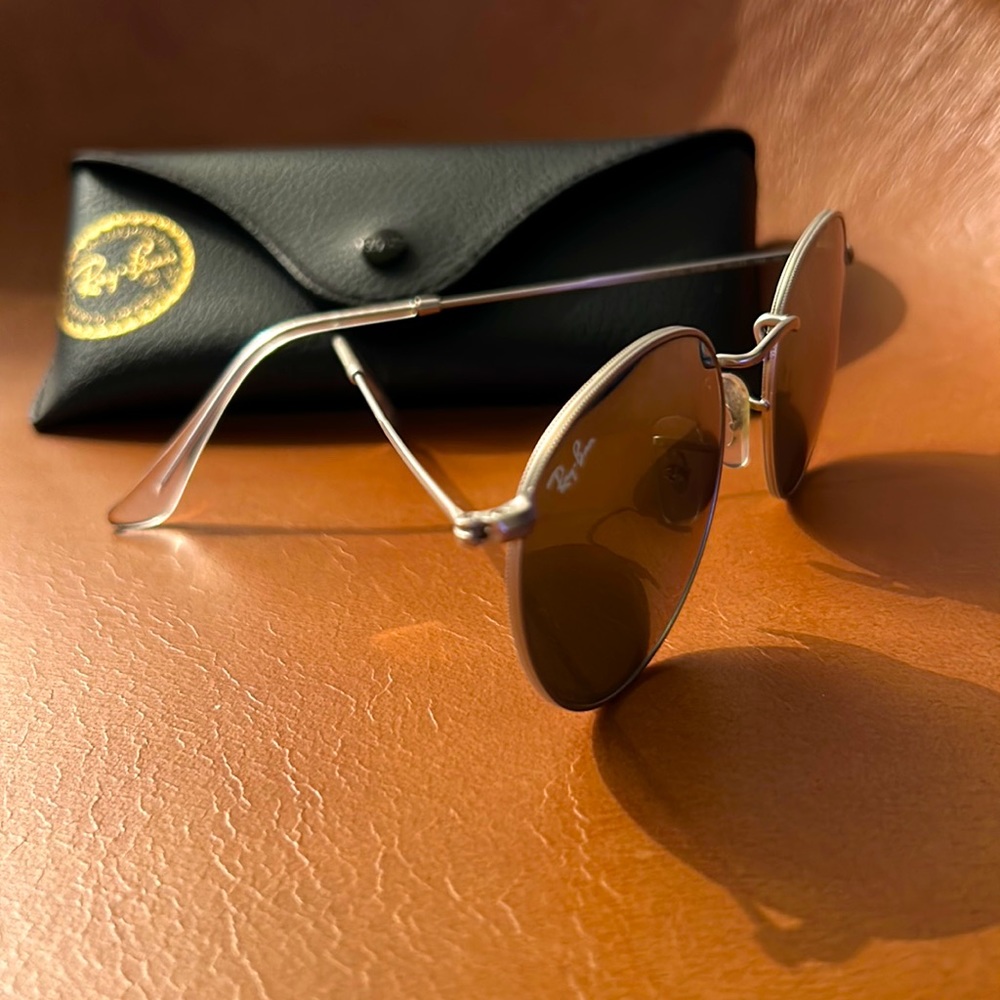 Ray-Ban Round Flash Sunglasses